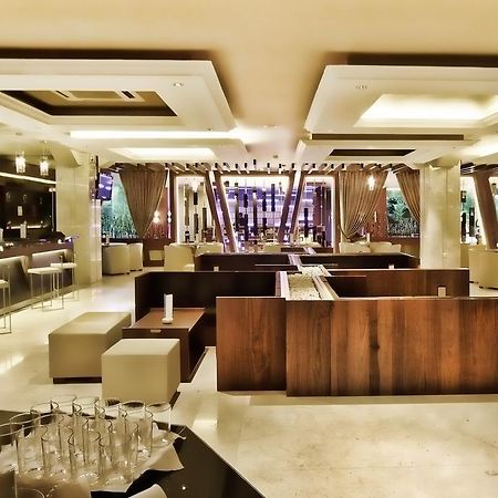 Hôtel Grand Delta à Medan Extérieur photo
