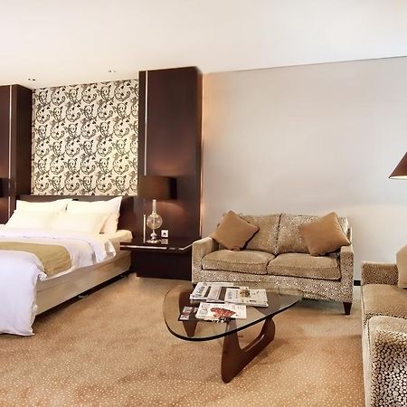 Hôtel Grand Delta à Medan Extérieur photo