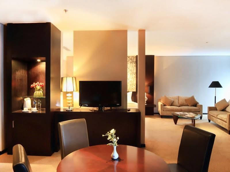 Hôtel Grand Delta à Medan Extérieur photo